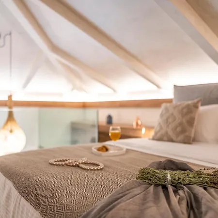 Anastasia Grand * Kattavía